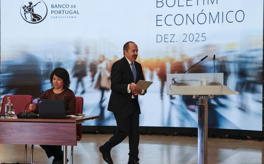 Este Boletim Económico é o primeiro a ser apresentado por Álvaro Santos Pereira.