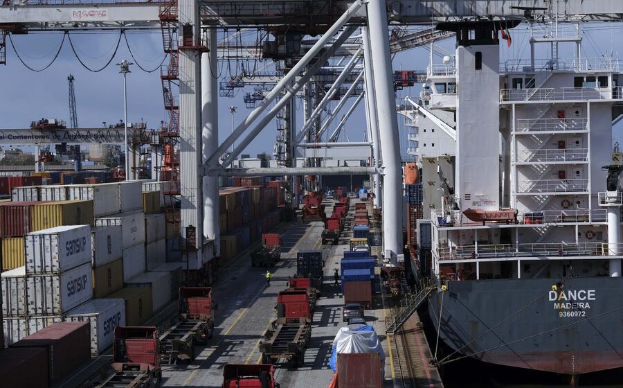 Novo sistema aduaneiro lança 'caos' em Leixões com exportações suspensas, alerta associação