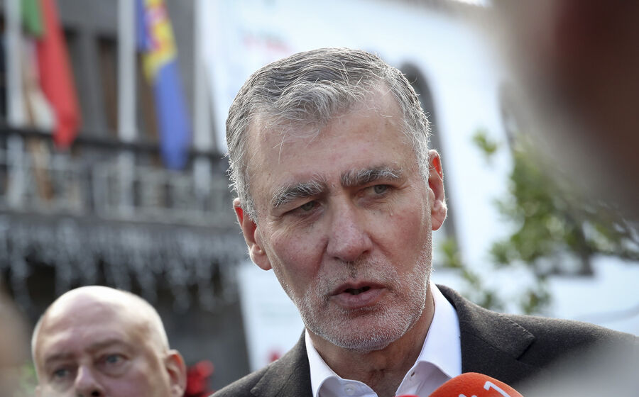 Gouveia e Melo reage a críticas de Marques Mendes sobre campanha para Presidente