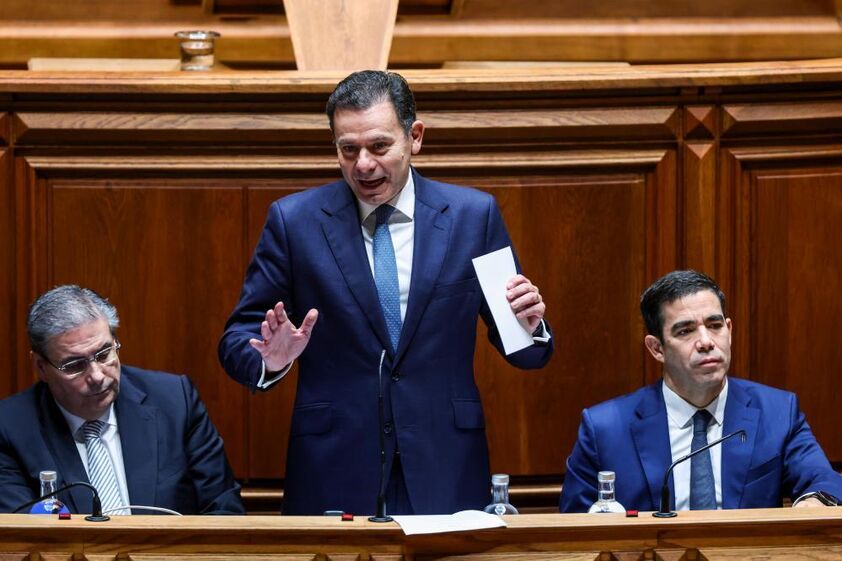 Montenegro avisa: margem curta para alterações orçamentais no debate do Orçamento do Estado para 2026