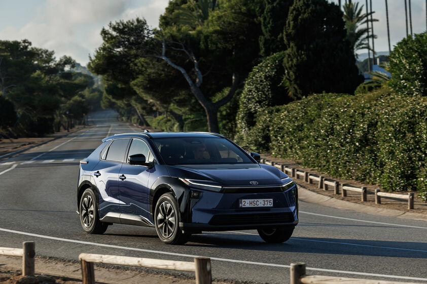 Toyota bZ4X, um modelo elétrico na estrada com autonomia até 569 km