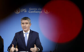 José Luís Carneiro, secretário-geral do PS, fala sobre habitação e acusa Luís Montenegro