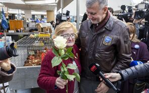 Gouveia e Melo durante um contacto com a população no Mercado de Matosinhos