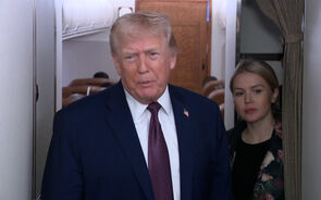 Trump diz que os EUA vão ficar com a Gronelândia “de uma forma ou de outra” 