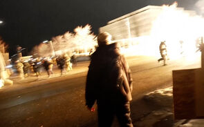 Agentes federais lançam granadas de atordoamento contra manifestantes em Minneapolis   