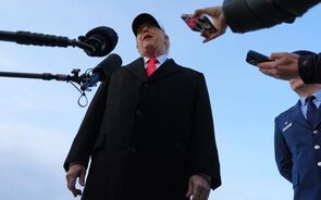 Tarifas de Trump abalam bolsas europeias. Ouro e prata renovam recordes