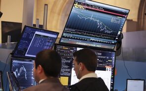 Europa fecha com maioria de quedas 'contagiada' por perdas nos EUA. SAP afunda 16%