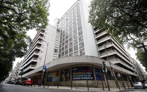 O edifício na avenida 5 de outubro em Lisboa já não vai ser recuperado para residência universitária.
