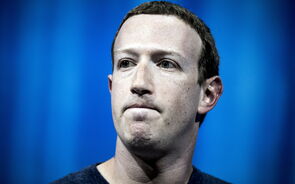 Zuckerberg é descrito como um “geek” misantropo sem interesse por questões éticas. Apenas negócio e crescimento do Facebook. 