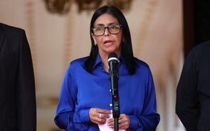 Delcy Rodriguez, presidente interina da Venezuela, celebrou o rettorno do país ao FMI.