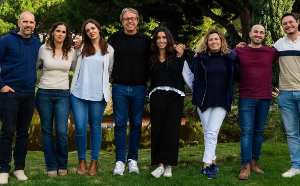 Richard Westcott (ao centro, na foto) com alguns funcionários da Jardim Vista.