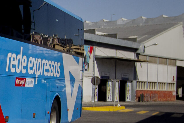 Governo 'pondera' rever lei face a bloqueios no acesso a terminais rodoviários