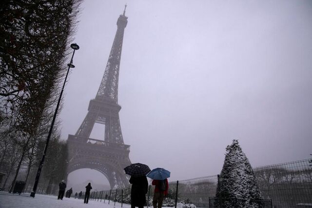 Nevão afeta aeroportos de Paris, Bruxelas e Amesterdão. Sete voos cancelados a partir de Portugal