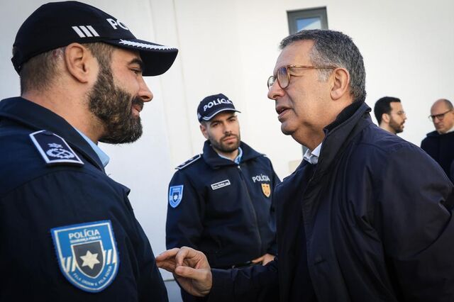 Seguro quer vitória na 1ª volta, Gouveia e Melo rejeita formar partido, Mendes animado pelas sondagens  