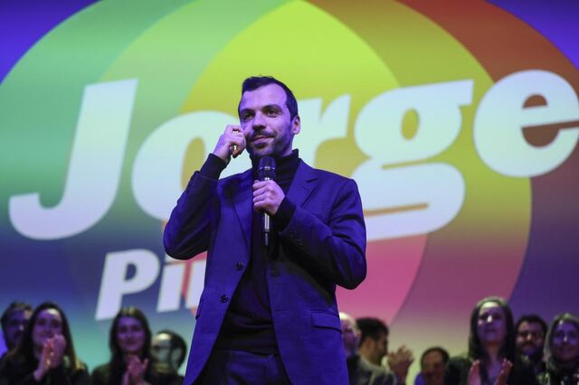 Esquerda vira-se para Seguro contra Ventura. Carneiro pede votos a todos