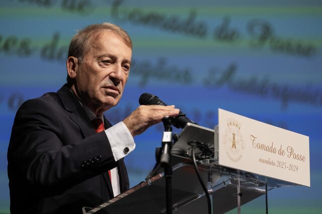 Luís Filipe Menezes assina entendimento com o árabe Fahad Al-Jubair