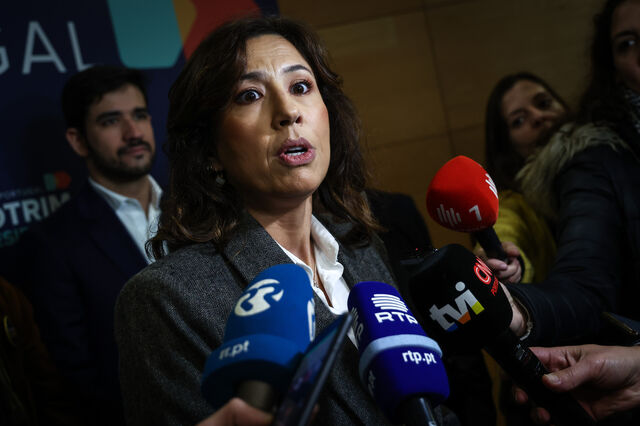 IL não apoia nenhum candidato mas Mariana Leitão vota 'sem entusiasmo' em Seguro