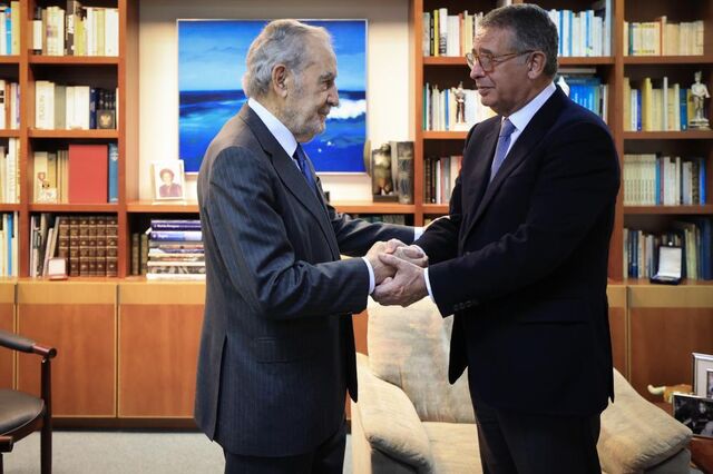 Presidenciais: Cheias, críticas ao Governo e o apoio de Eanes