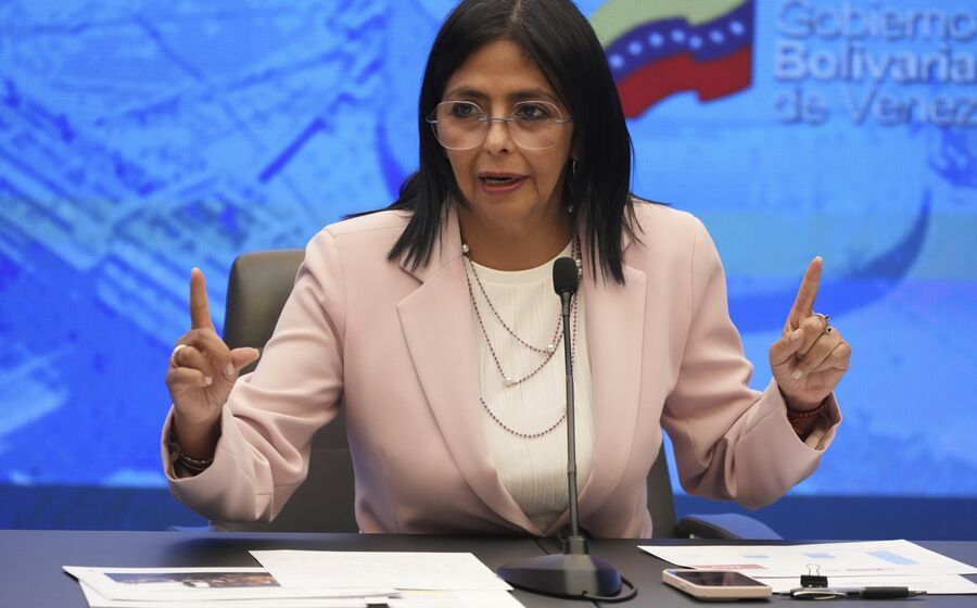 Presidente interina da Venezuela cria comissão para libertar Maduro, detido em Nova Iorque