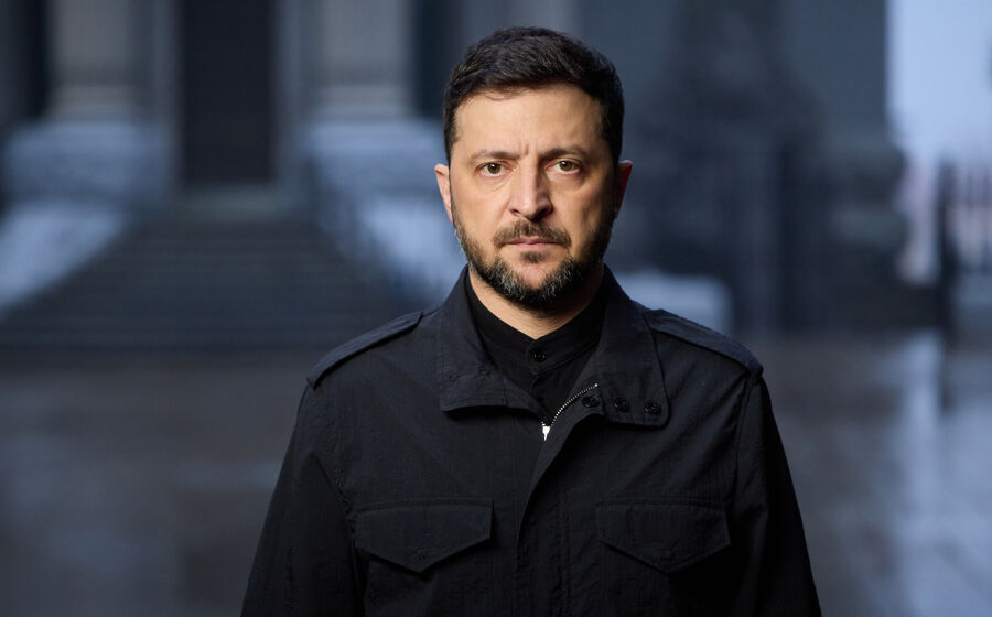 Volodymyr Zelensky pede uma maior pressão militar e económica para pôr fim à invasão russa da Ucrânia.