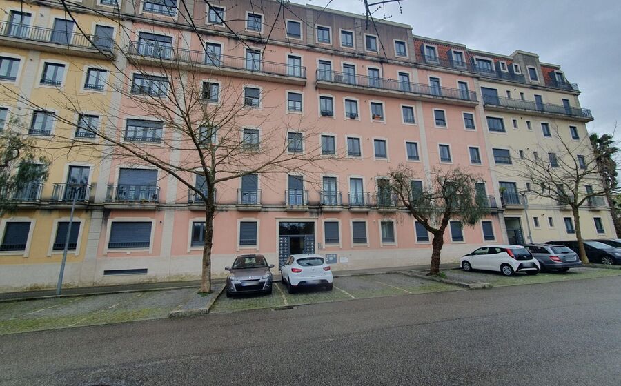 Leilão online de 21 casas em Sintra, Porto, Gaia, Maia, Gondomar, Setúbal, Montijo, Santarém e Loul