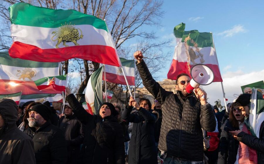 Irão diz que protestos tornaram-se violentos 'para dar desculpa' a Trump para intervir