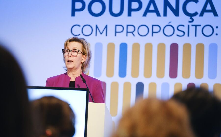 Maria Luís Albuquerque fala sobre a poupança com propósito.