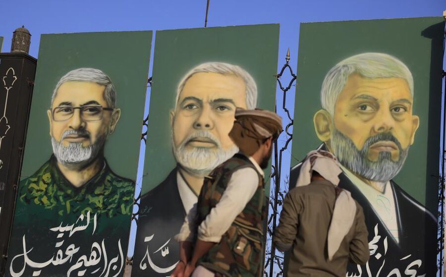 Irão avisa que bombardeará bases americanas na região se Trump atacar