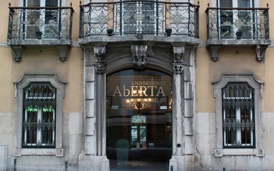 Universidade Aberta expande com apoio empresarial para novas tecnologias