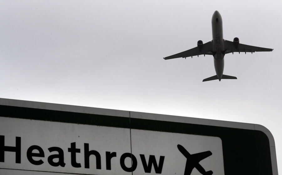 Passageiros podem levar líquidos em recipientes de até dois litros em Heathrow