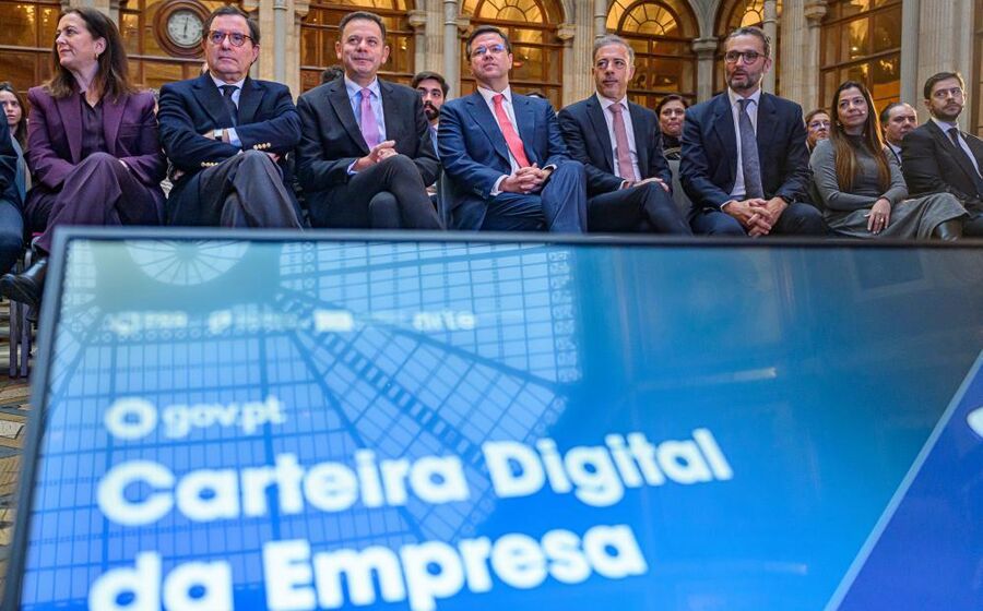 A Carteira para as empresas saiu hoje do papel e empresários já podem ter os quatro documentos no bolso.