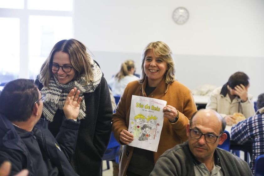 Celebração do Dia de Reis com desenho temático