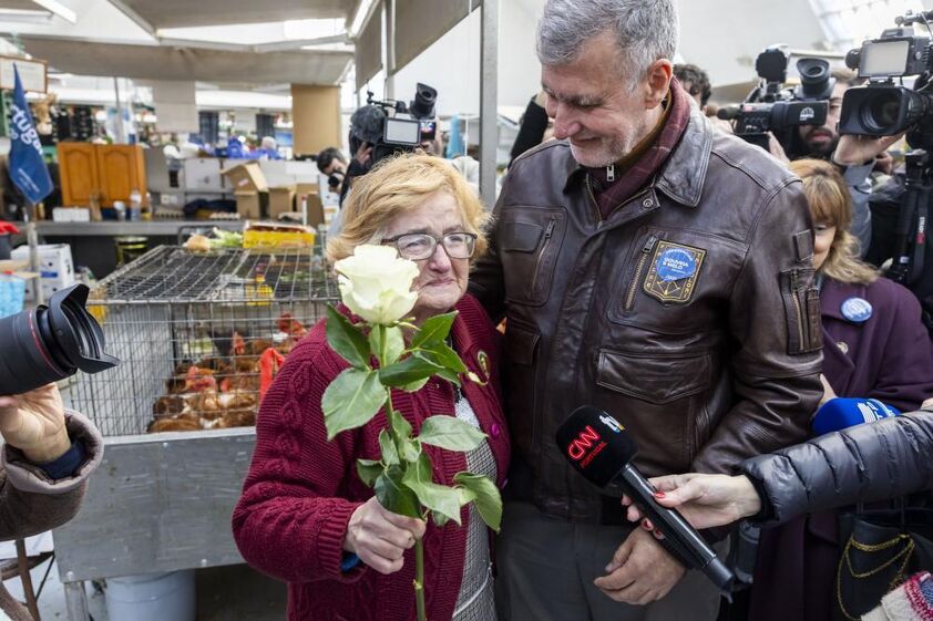 Gouveia e Melo durante um contacto com a população no Mercado de Matosinhos
