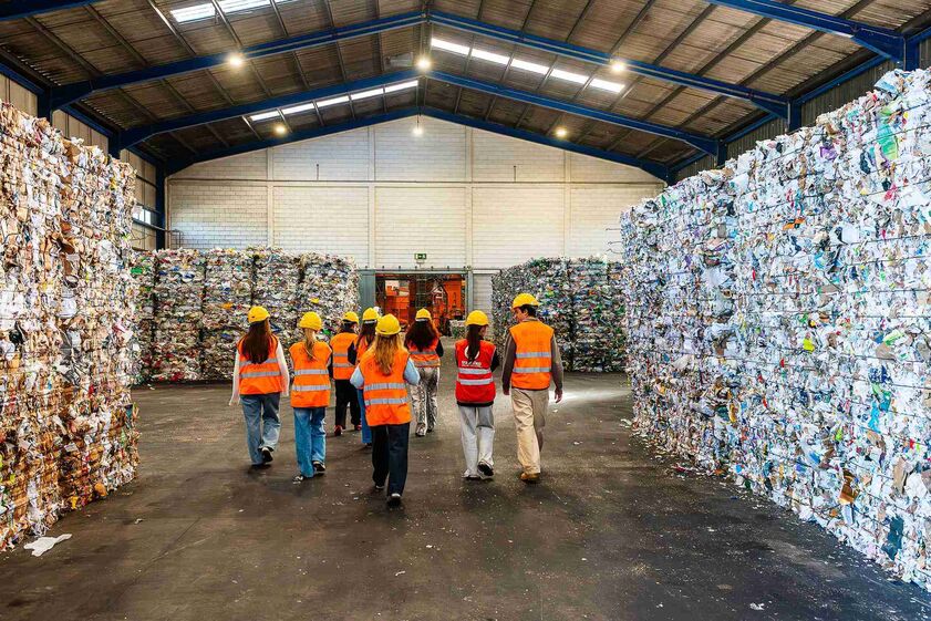 Visita à Central de Triagem da Tratolixo com L'Oréal Portugal e Sociedade Ponto Verde