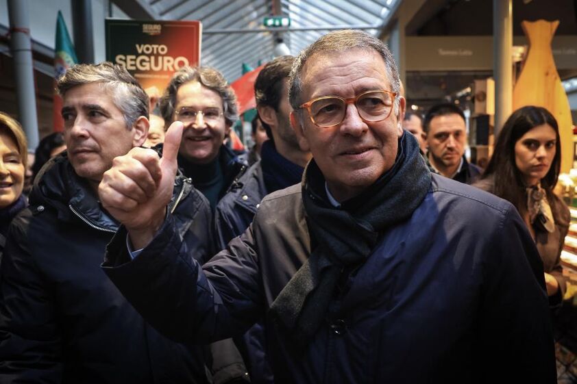 Antigo diretor do SNS em campanha com Seguro