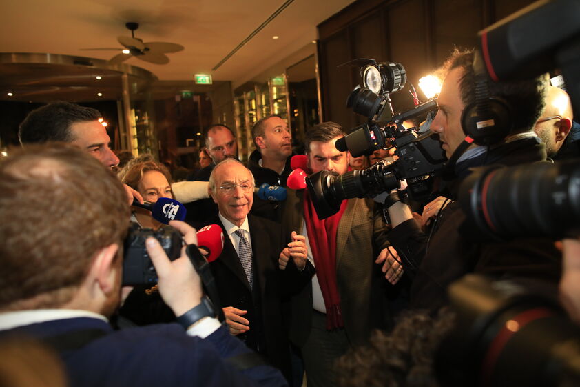 Marques Mendes aborda a abstenção em evento com jornalistas e câmaras