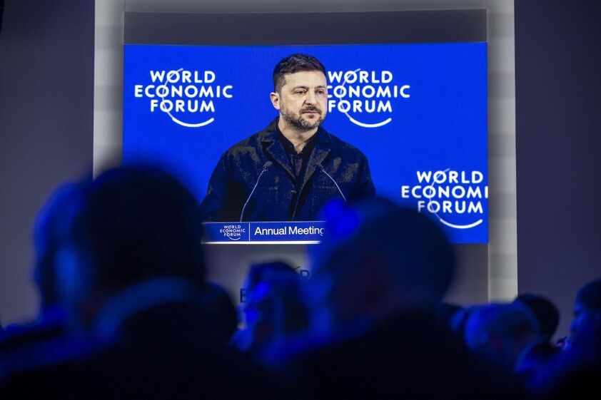 Zelensky critica líderes europeus em Davos por inação face à Rússia
