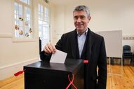 José Luís Carneiro vota na segunda volta das eleições presidenciais