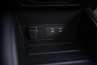 Mitsubishi Grandis tem conectividade USB para dispositivos e carregamento