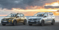 Dois novos modelos Dacia exibidos ao pôr do sol