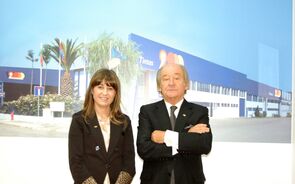 Ana Ambrósio e António Ambrósio, pai e filha lideram o grupo Tintas 2000.