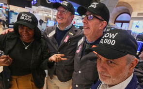 'Rally' regressa a Wall Street com melhor dia desde maio. Dow Jones supera 50 mil pontos