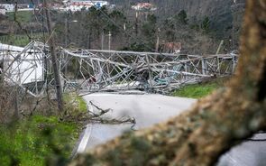 A pesada tarefa de voltar a levar a eletricidade a cada casa e empresa