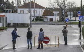 O IPMA diz que a chuva vai manter-se até quinta-feira