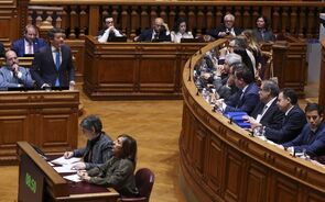  José Pedro Aguiar-Branco, pediu aos diferentes grupos parlamentares e deputados únicos que lhe respondam, até às 13:00 horas desta sexta-feira