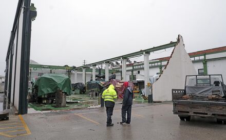 Fábrica do Grupo TJ Moldes afetada pela tempestade