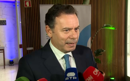 Montenegro quebra silêncio sobre Passos Coelho: 'Não vou andar a fazer papel de comentador' 