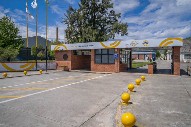 Do betão ao vidro à cerâmica: Kristin para fábricas e deixa prejuízos de milhões 