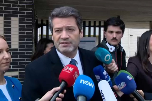 Chega une-se à esquerda e anuncia voto a favor de lay-off a 100%