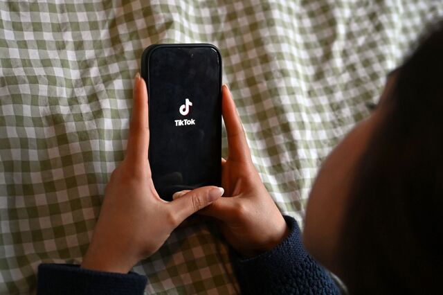 Reino Unido também quer restringir o uso de redes sociais e VPN por menores